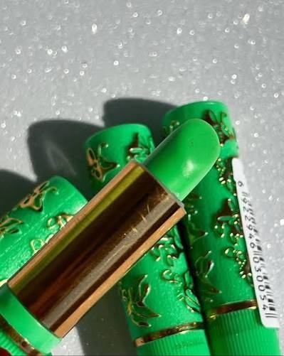 Batom de R$ 1 faz idosa parar na UTI e Procon faz alerta
