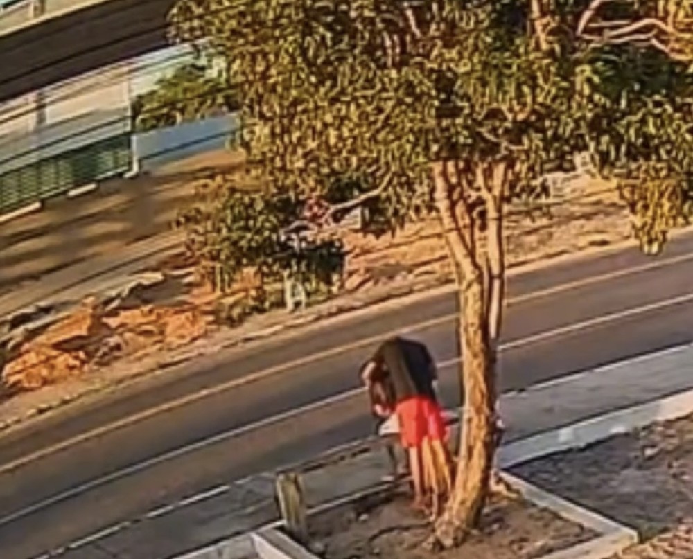 Mulher sofre abuso em parada de ônibus em Parnaíba