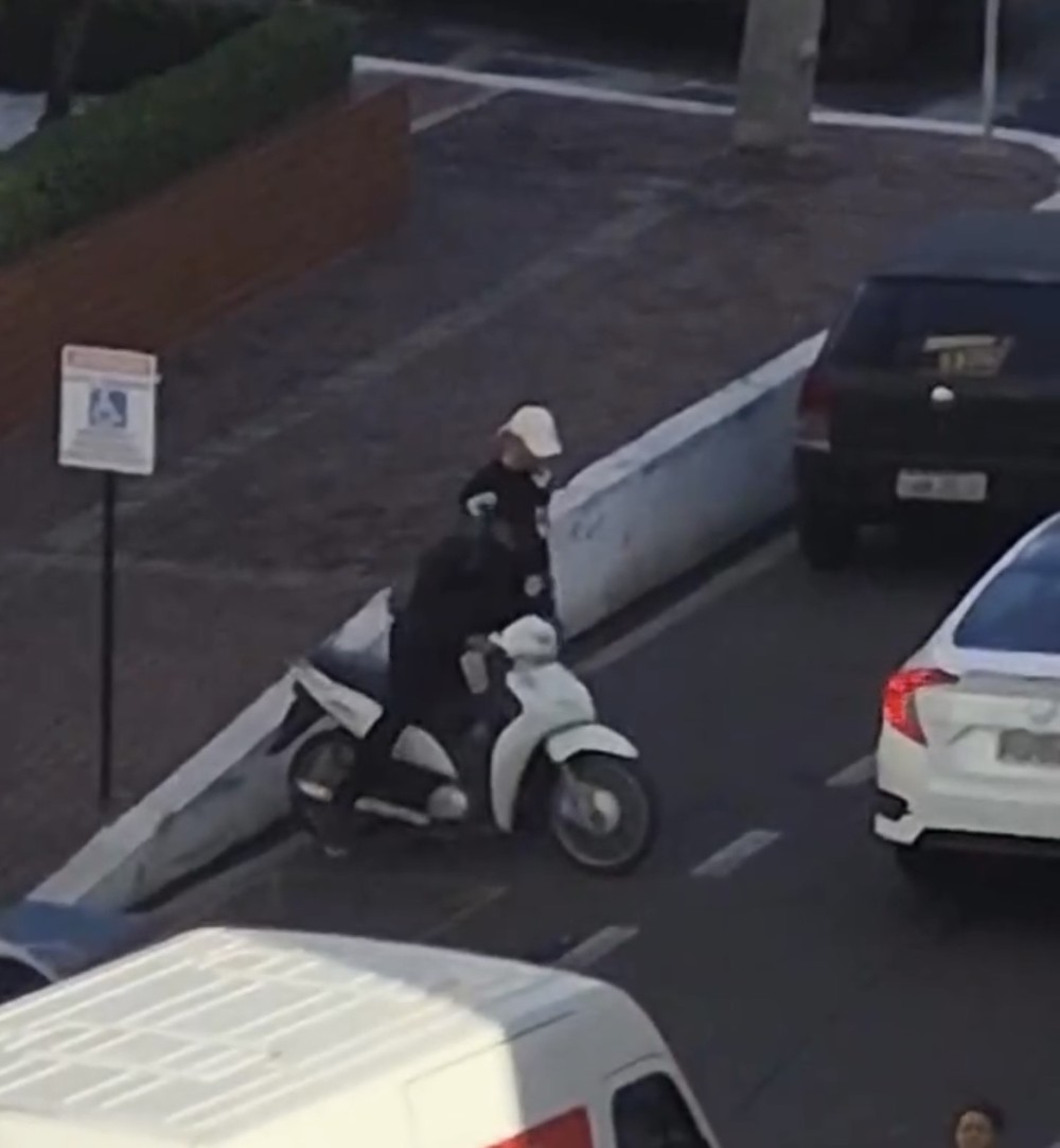 Câmeras flagram dupla tentando praticar assaltos no bairro Jóquei em Teresina