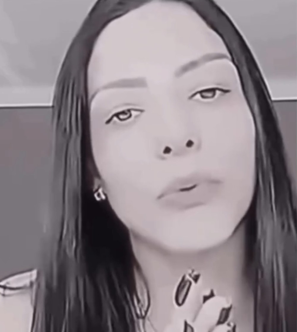Mãe raspa cabelo da filha após menina praticar bullying contra colega com câncer