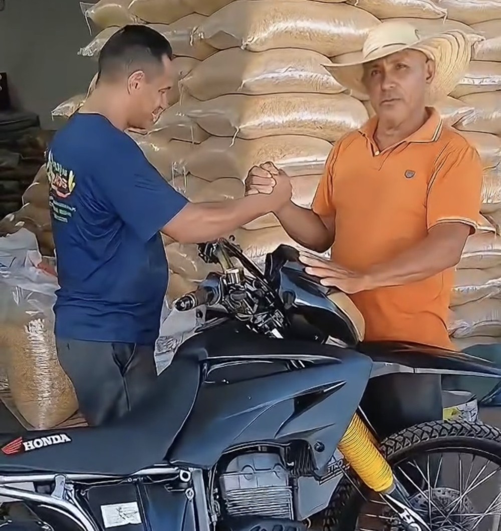 Moradores de Barras apostam moto e dinheiro em disputa para presidente
