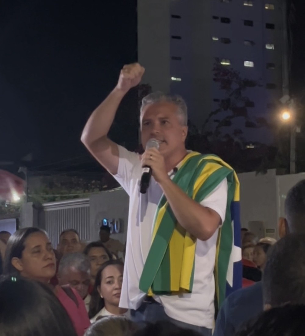 Dr. Vinicius reúne multidão na inauguração do comitê de campanha em Teresina
