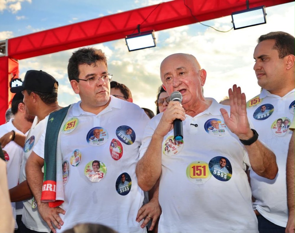 “Quem gosta de Lula tem que votar em senadores do lado dele”, reforça Rafael