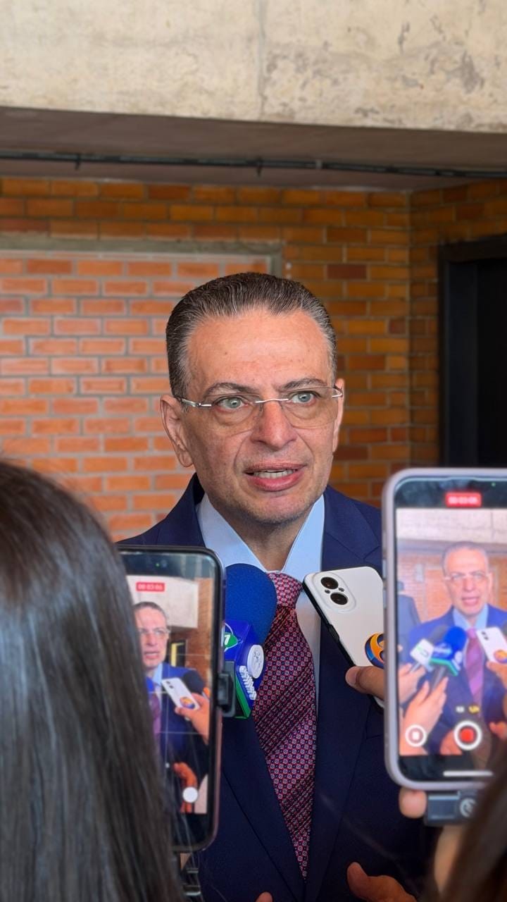 Lei de Gessivaldo Isaías que protege pacientes surdos é sancionada no Piauí