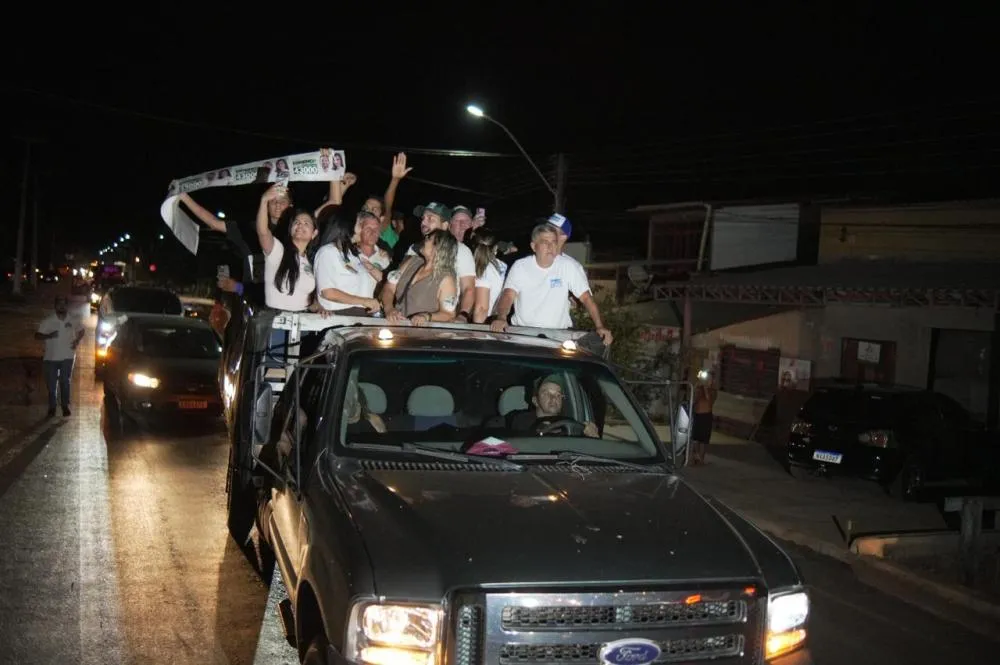Breno Macedo faz carreata e caminhada e fortalece campanha no Sul do Piauí
