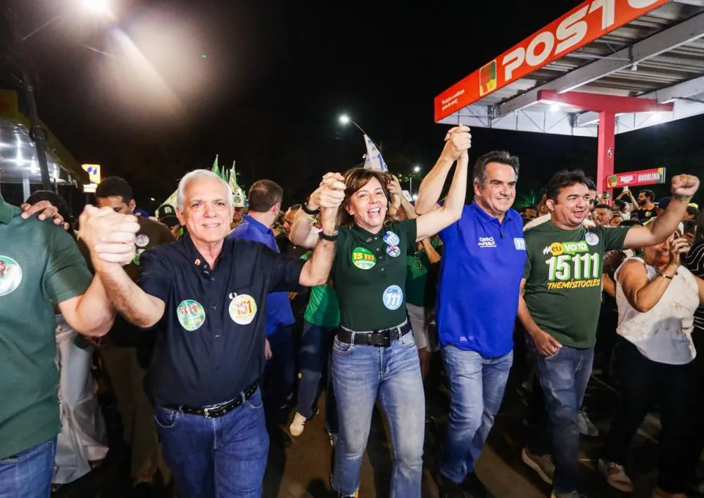 Multidão recebe Ciro Nogueira durante evento político em Esperantina