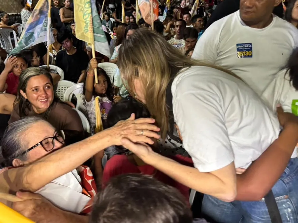 Gracinha Mão Santa reúne centenas de pessoas em Parnaíba