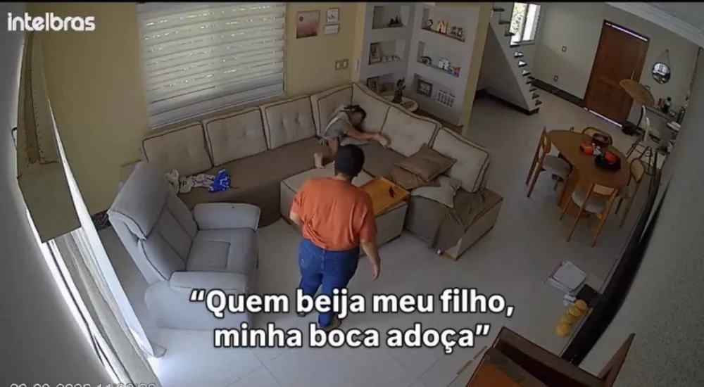Vídeo flagra funcionária comemora vitória de menino e emociona a família