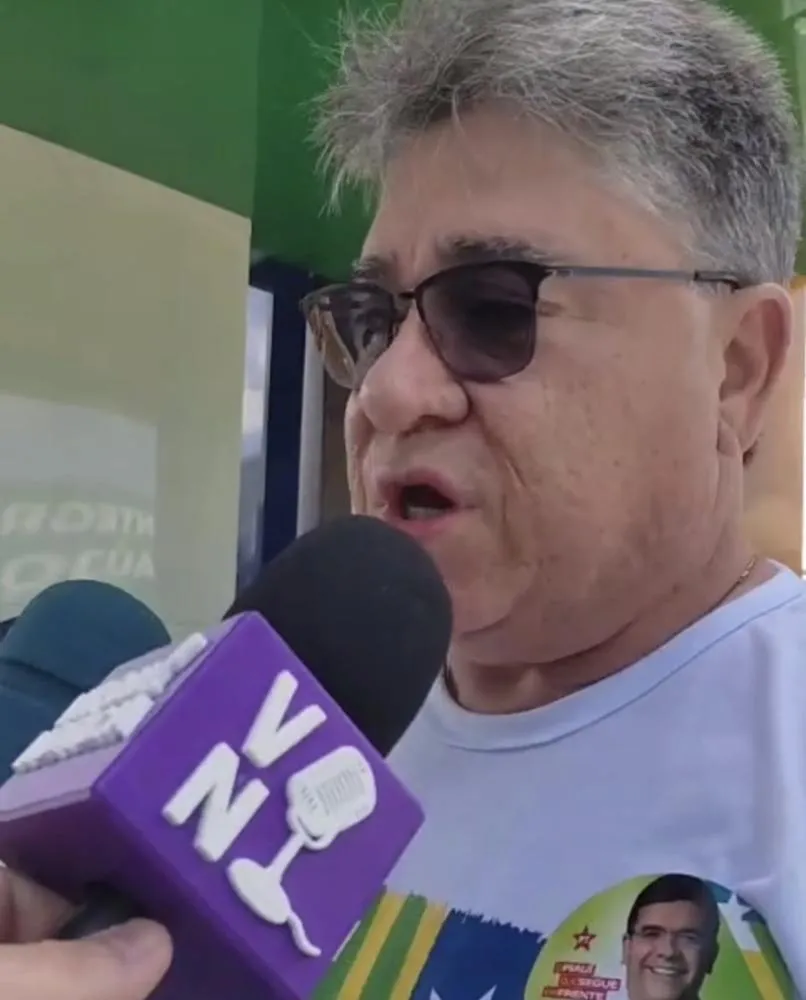 João Madison vota em Teresina e demonstra confiança em vitória ampla