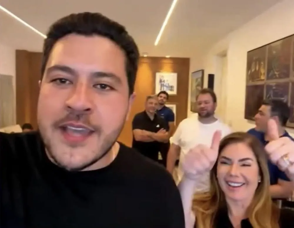 Jadyel Alencar manda recado descontraído a Silas Freire em cobertura
