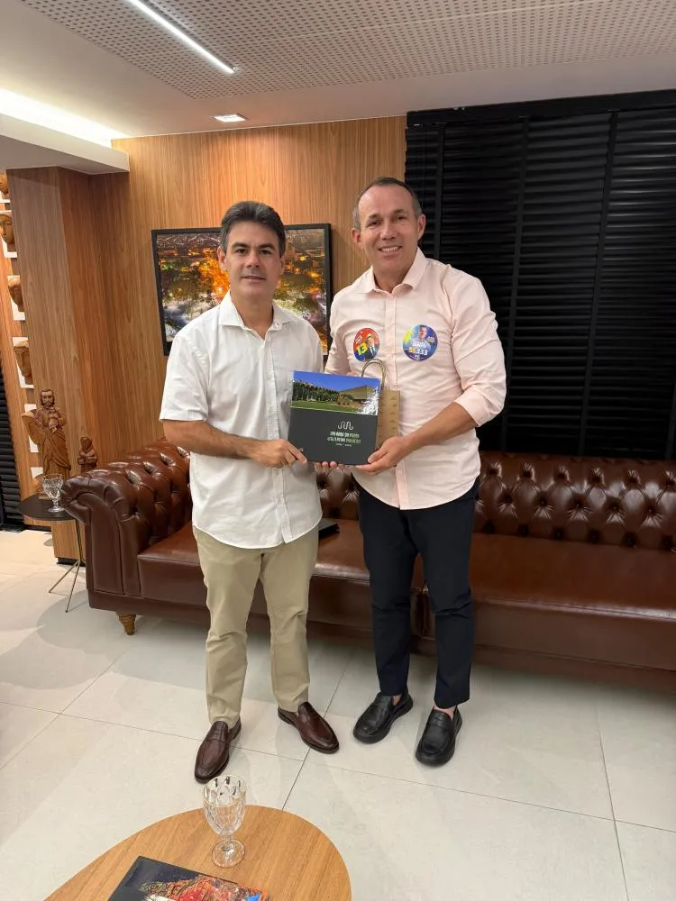 Severo Eulálio recebe o deputado eleito Wilson Capote na sede da Alepi