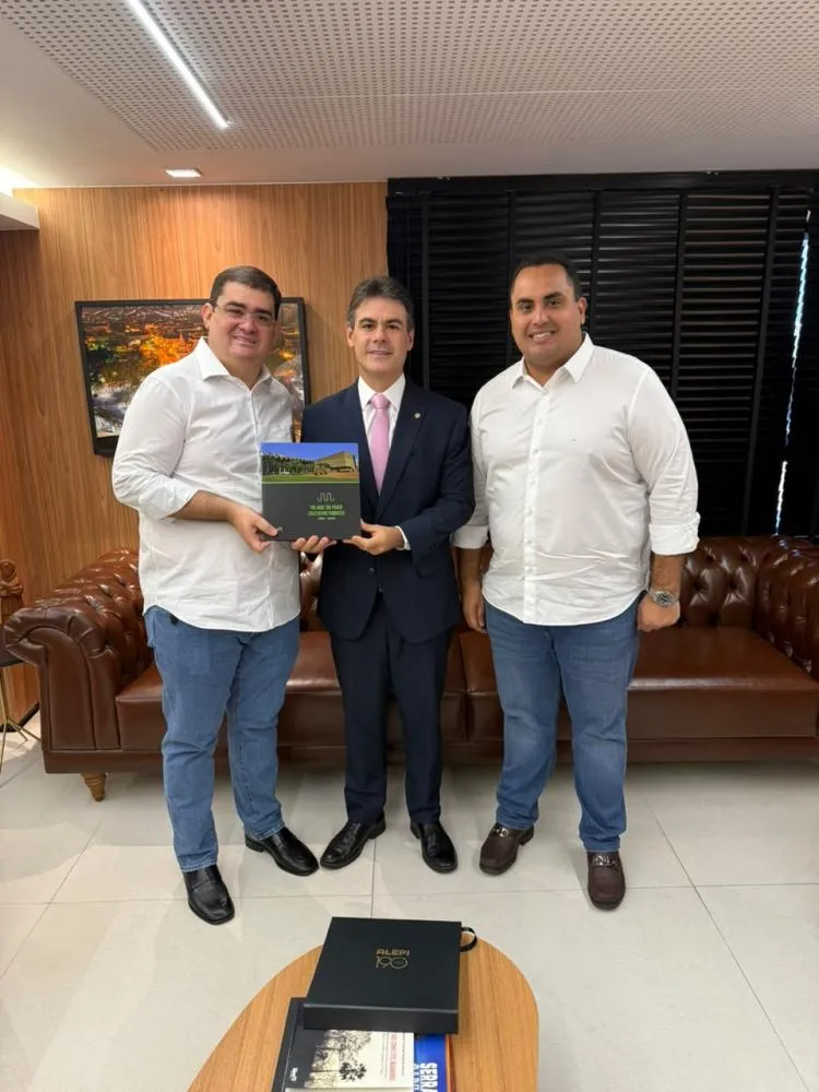 Severo Eulálio recebe Júlio César Filho acompanhado de Georgiano Neto na Alepi