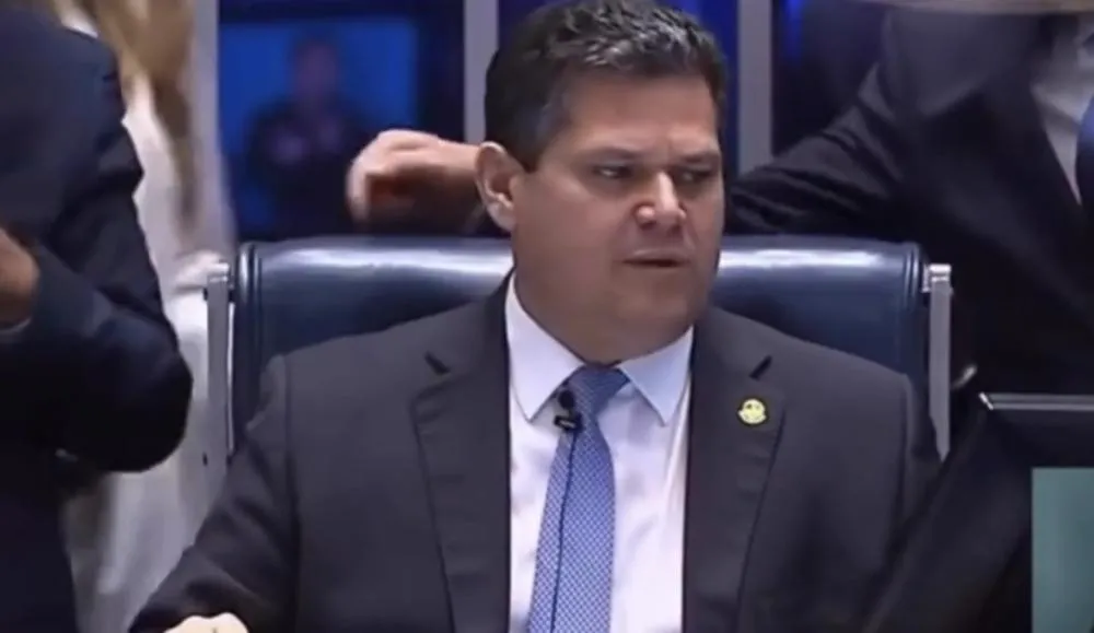 Fim da escala 6x1: Senado aprova PEC que reduz jornada para 40 horas