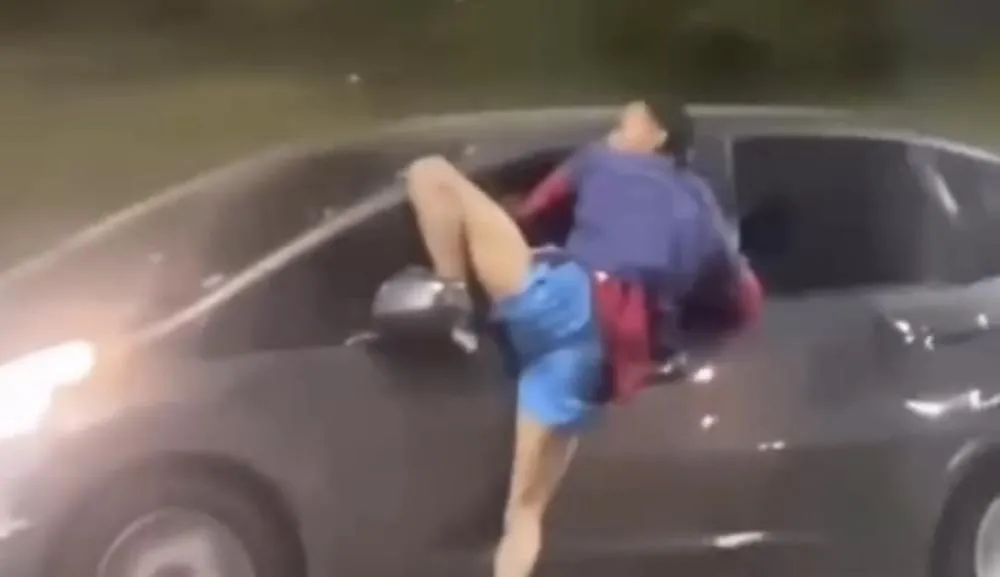 Motorista acelera em tentativa de assalto e leva suspeito até a polícia
