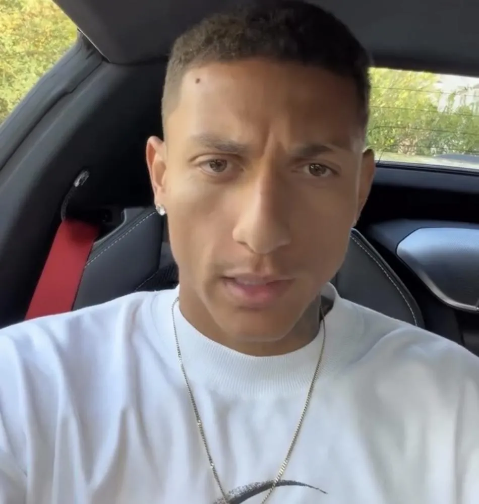 Richarlison acusa Flávio Bolsonaro de tomar propriedade e pede investigação da PF