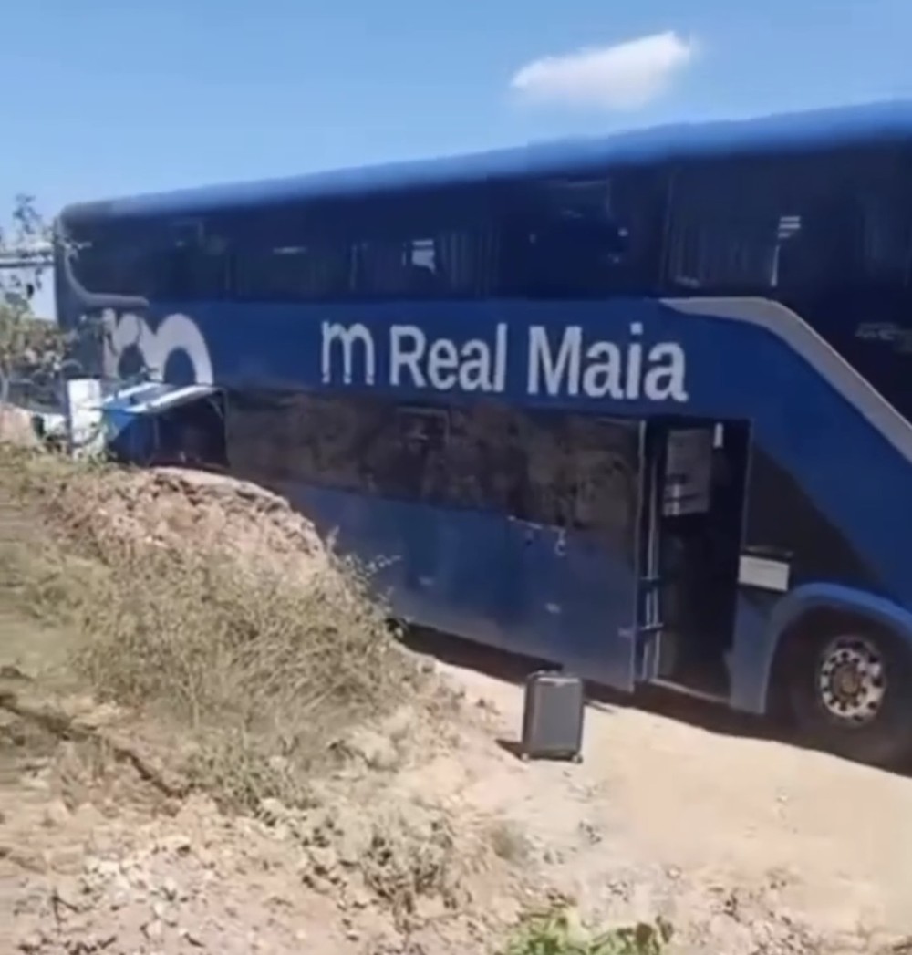Ônibus da Real Maia quebra e passageiros são abandonados na divisa de TO e PA